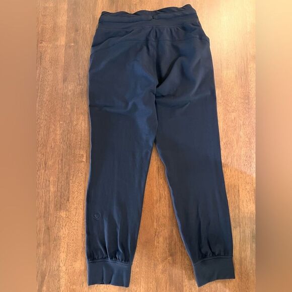 Lululemon Ready to Rulu Jogger, High Rise. Slim fit. Size 4 workout casual comfy - Picture 8 of 11